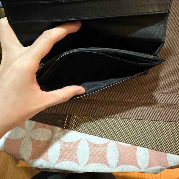 Authentic Vintage Black Chanel Long Wallet - Picture 7 of 16